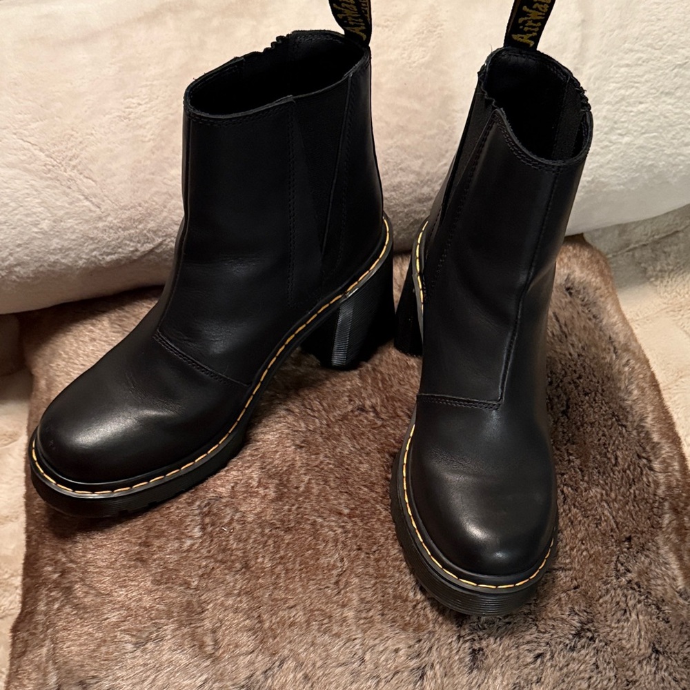 Dr. Marten Spencer Chelsea heeled Black Leather Boots